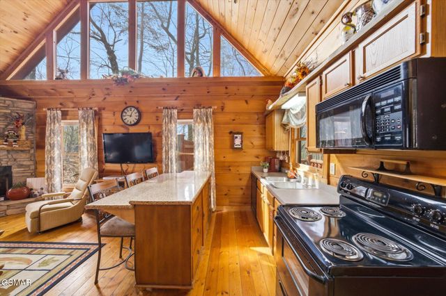 2430 N School Hse Gap Road, Sevierville, TN 37876