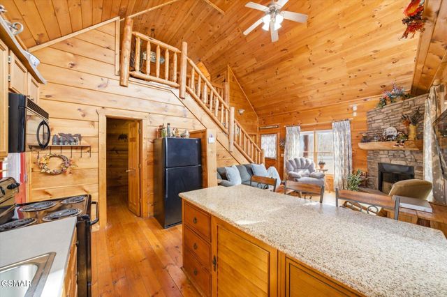 2430 N School Hse Gap Road, Sevierville, TN 37876