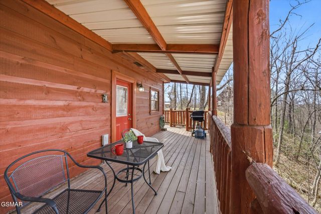 2430 N School Hse Gap Road, Sevierville, TN 37876