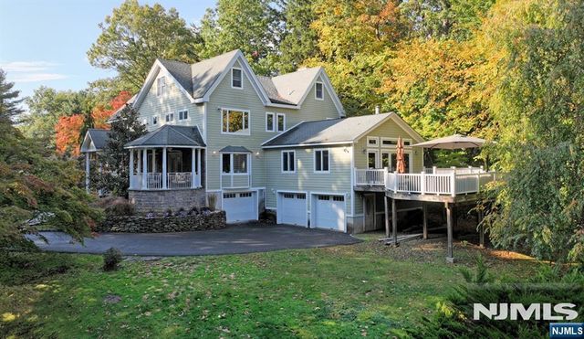 176 Werimus Road, Woodcliff Lake, NJ 07677
