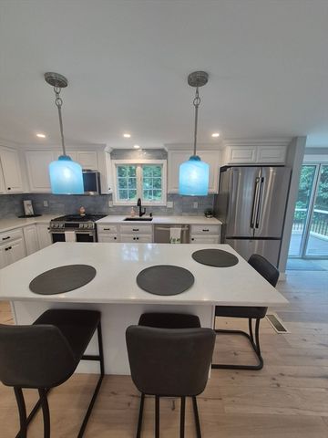 15 Beachway Rd, Sandwich, MA 02537