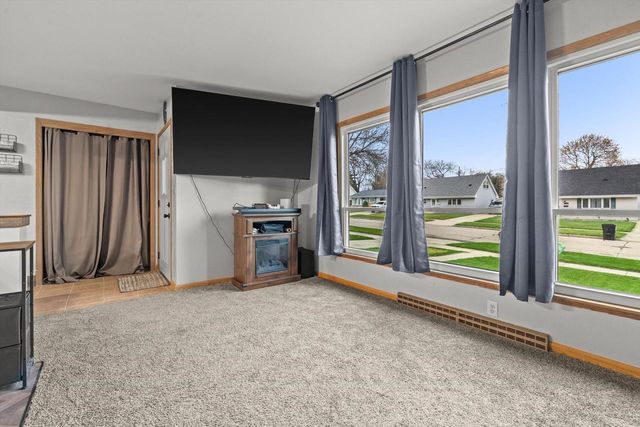 5301 Marboro DRIVE, Racine, WI 53406