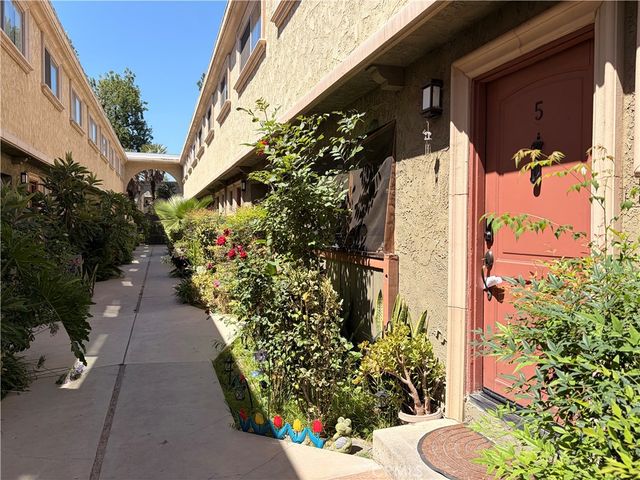 20146 Cohasset Street 5, Winnetka, CA 91306
