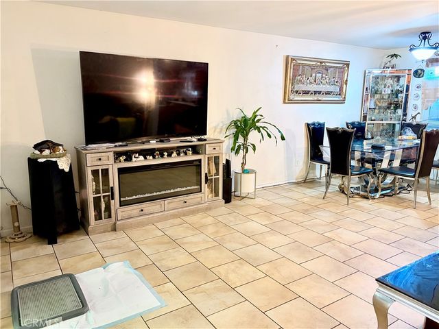 20146 Cohasset Street 5, Winnetka, CA 91306
