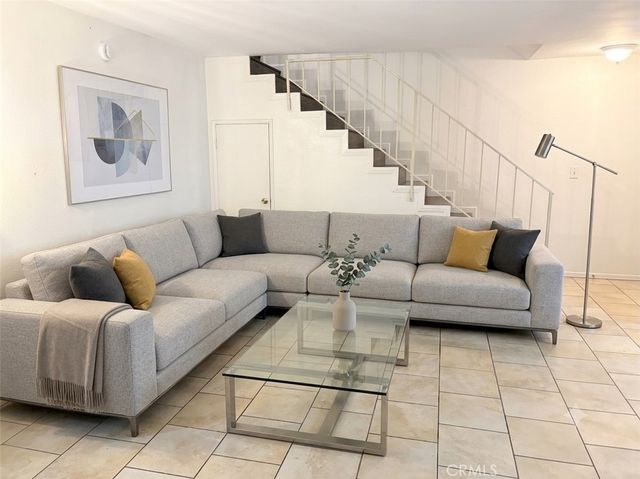 20146 Cohasset Street 5, Winnetka, CA 91306