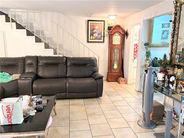 20146 Cohasset Street 5, Winnetka, CA 91306
