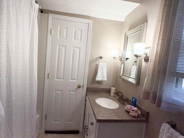 7706 Riva Ridge Road, Kokomo, IN 46901