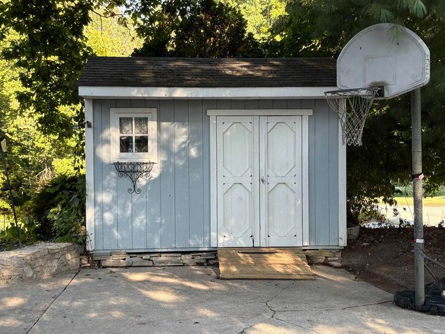 7706 Riva Ridge Road, Kokomo, IN 46901