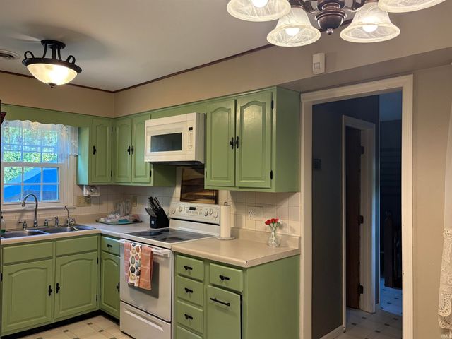 7706 Riva Ridge Road, Kokomo, IN 46901