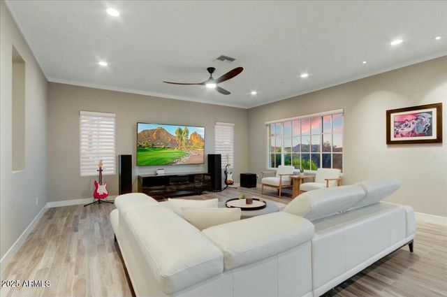 9467 E ROCKWOOD Drive, Scottsdale, AZ 85255