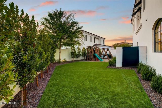 9467 E ROCKWOOD Drive, Scottsdale, AZ 85255