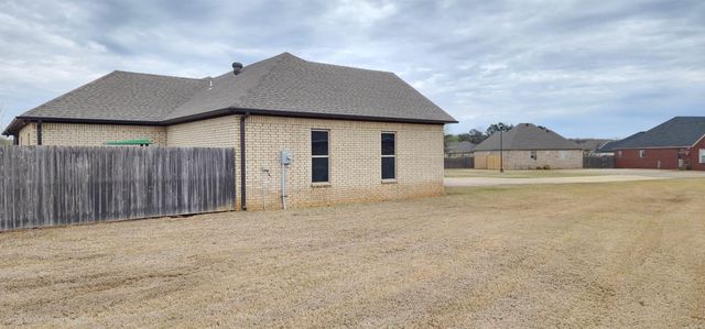 724 Mockingbird Ln, Wynne, AR 72396