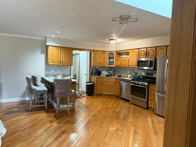 6716 W 89th Place, Oak Lawn, IL 60453