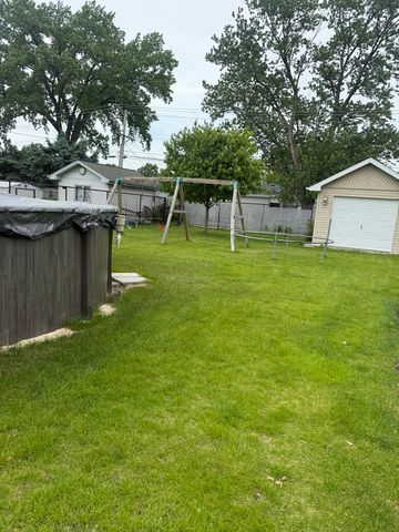 6716 W 89th Place, Oak Lawn, IL 60453