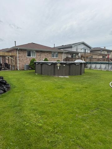 6716 W 89th Place, Oak Lawn, IL 60453