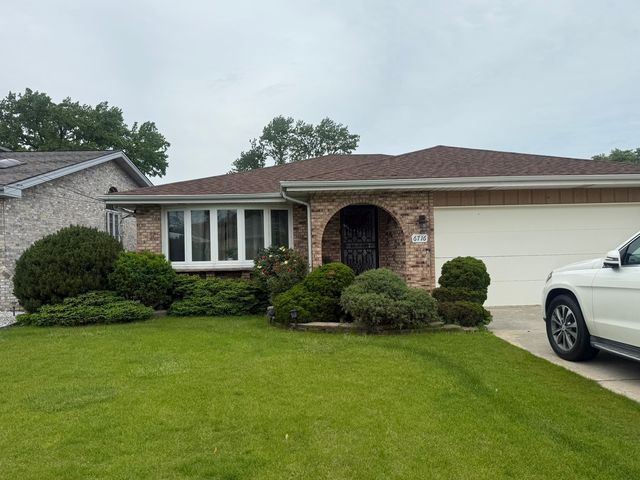 6716 W 89th Place, Oak Lawn, IL 60453