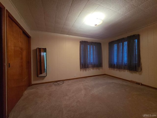 4280 Us 2 W Highway, Iron River, MI 49935