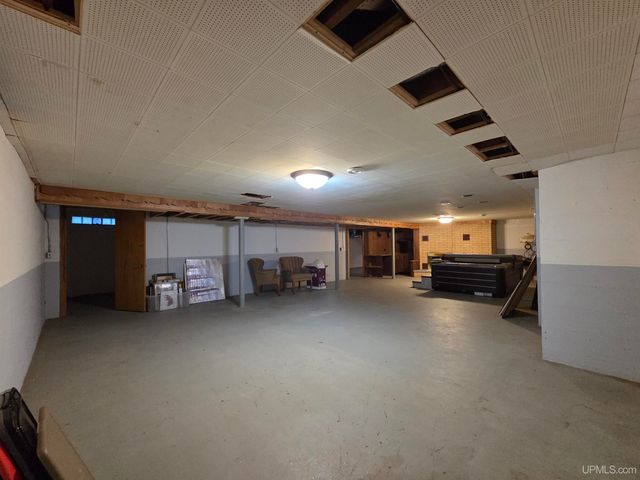 4280 Us 2 W Highway, Iron River, MI 49935