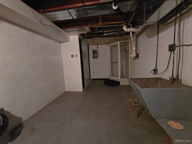 4280 Us 2 W Highway, Iron River, MI 49935