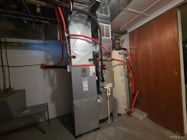 4280 Us 2 W Highway, Iron River, MI 49935