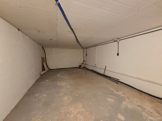 4280 Us 2 W Highway, Iron River, MI 49935