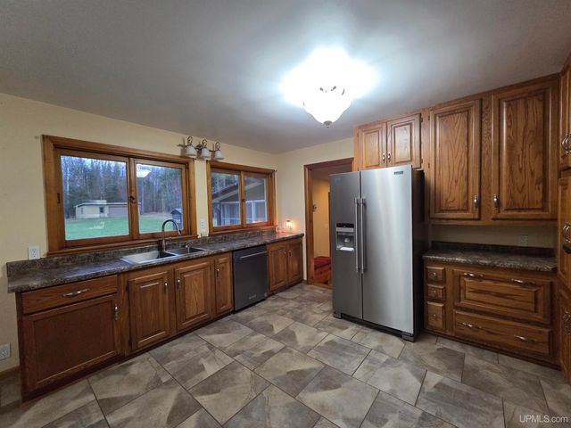 4280 Us 2 W Highway, Iron River, MI 49935