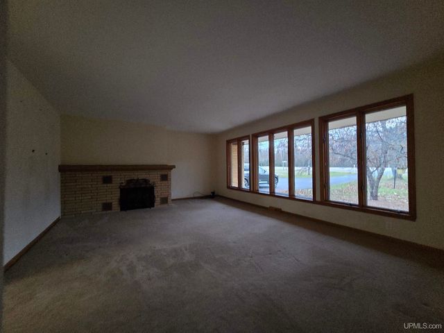 4280 Us 2 W Highway, Iron River, MI 49935