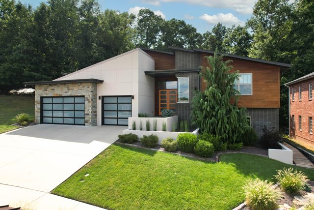 5521 S Ridge Top Avenue, Springfield, MO 65804