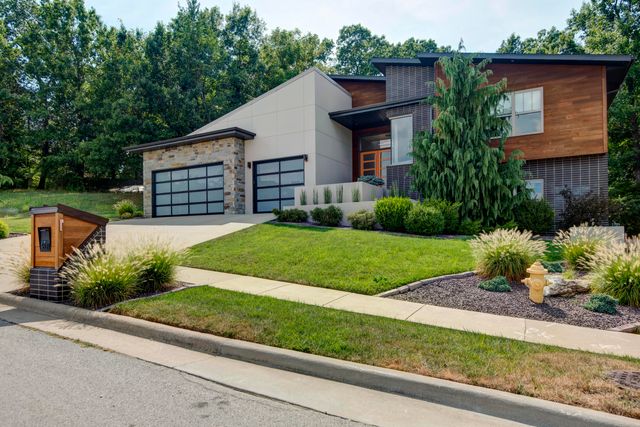 5521 S Ridge Top Avenue, Springfield, MO 65804