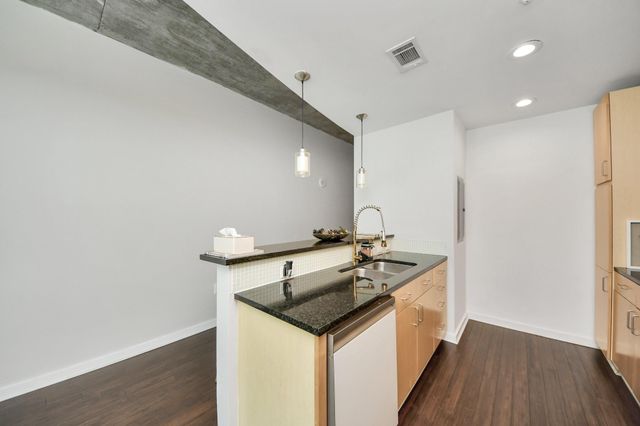 5925 Almeda Road 12408, Houston, TX 77004