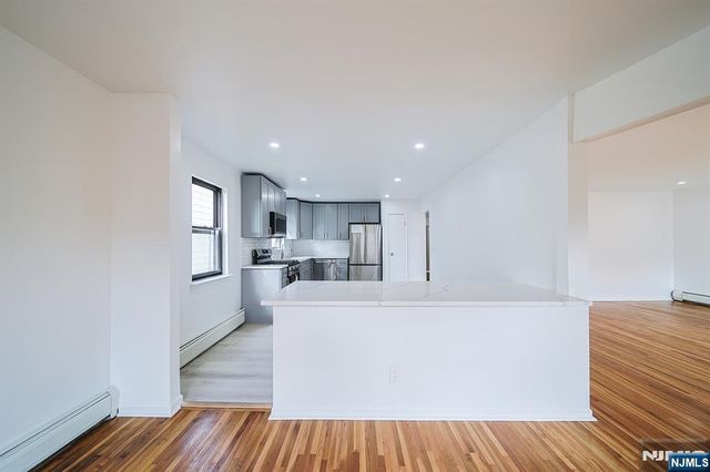 93 Myrtle Avenue 1, Edgewater, NJ 07020