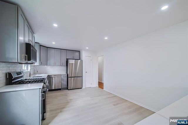 93 Myrtle Avenue 1, Edgewater, NJ 07020