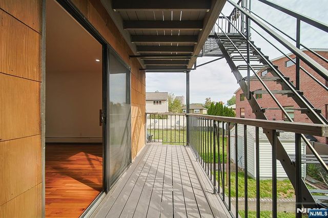 93 Myrtle Avenue 1, Edgewater, NJ 07020