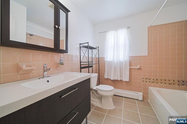 93 Myrtle Avenue 1, Edgewater, NJ 07020