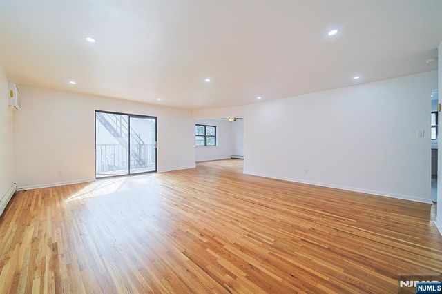 93 Myrtle Avenue 1, Edgewater, NJ 07020