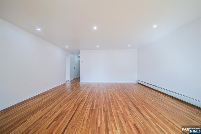 93 Myrtle Avenue 1, Edgewater, NJ 07020