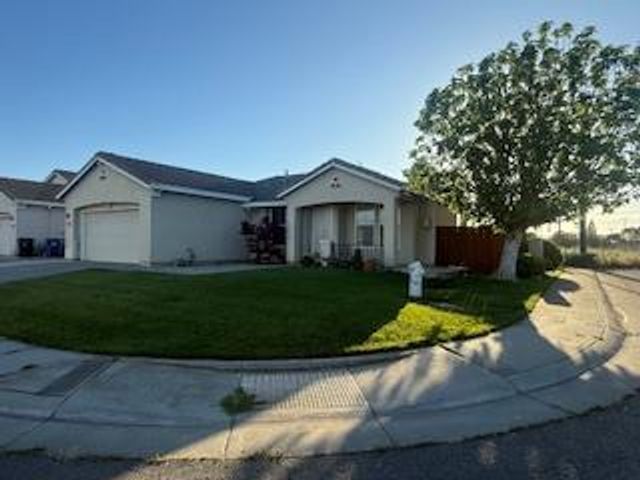 7950 Roseview Way, Sacramento, CA 95828