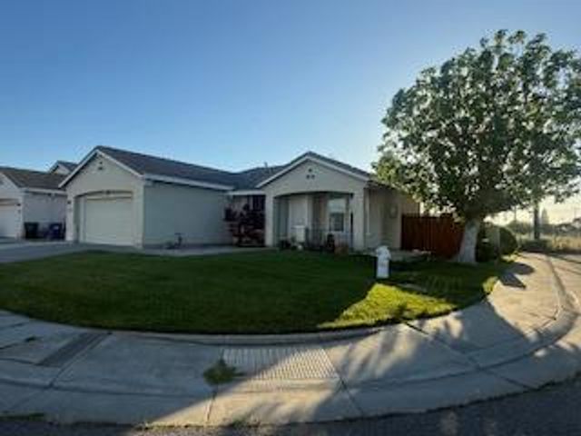 7950 Roseview Way, Sacramento, CA 95828