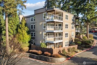 22910 90th Avenue W #D201, Edmonds, WA 98026