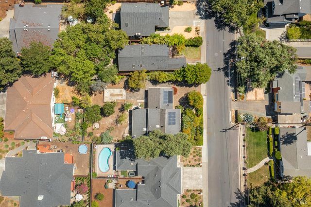 605 Curtin Ln, Sonoma, CA 95476