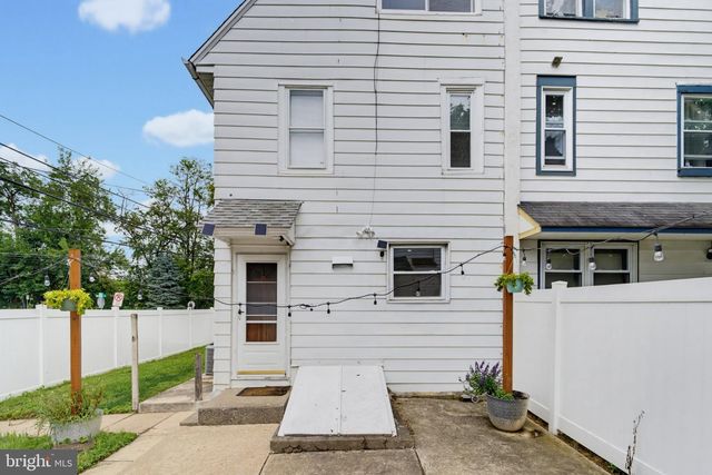 1210 HOLLYWOOD AVE, Havertown, PA 19083