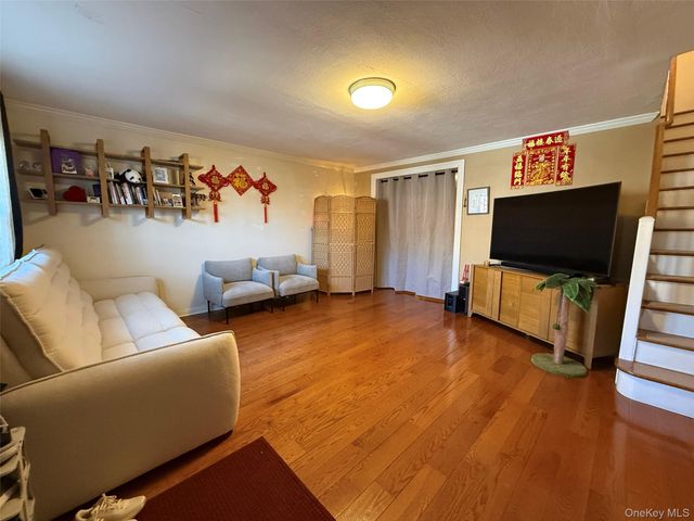 16904 22ND Avenue, Whitestone, NY 11357