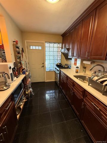 16904 22ND Avenue, Whitestone, NY 11357