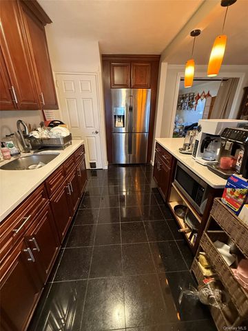 16904 22ND Avenue, Whitestone, NY 11357