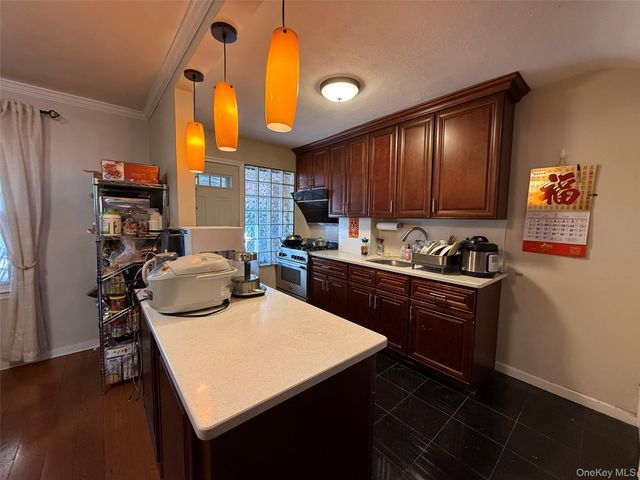 16904 22ND Avenue, Whitestone, NY 11357