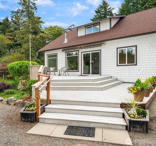22113 Dockton Road SW, Vashon, WA 98070