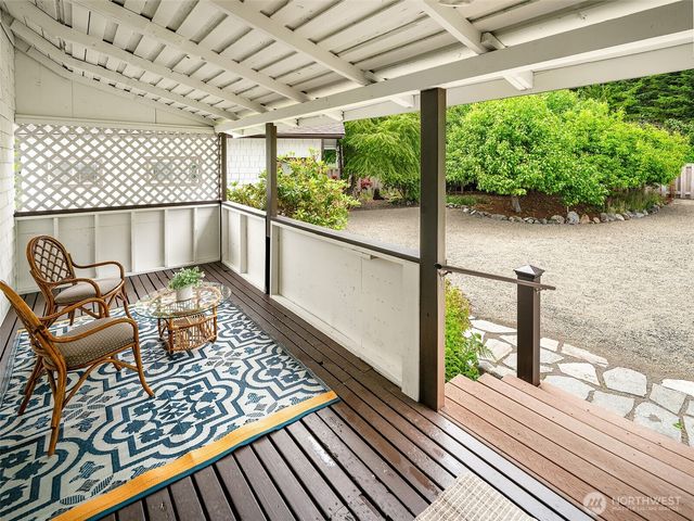 22113 Dockton Road SW, Vashon, WA 98070