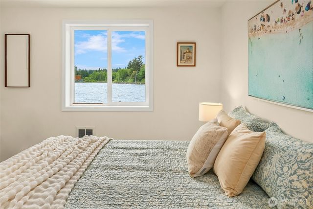 22113 Dockton Road SW, Vashon, WA 98070