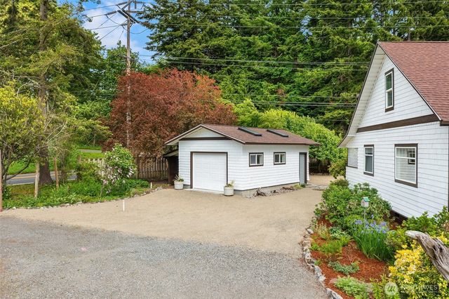 22113 Dockton Road SW, Vashon, WA 98070