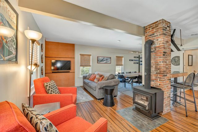 260 East Main Street, Conway, NH 03818